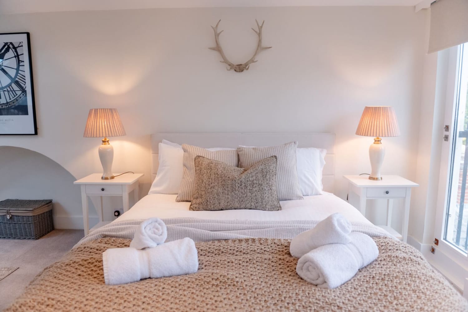 A beautifully styled Lilypad Stays short-let bedroom in Oxfordshire
